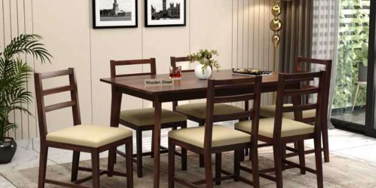 Making strong relationships with your family: spend meal time together at the dining table