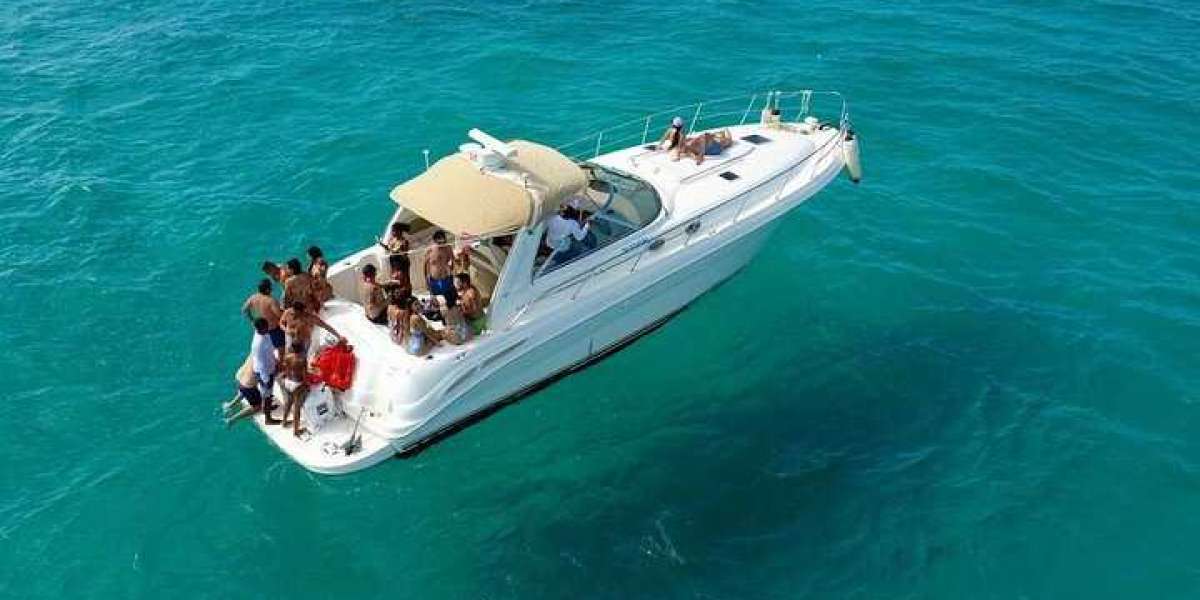 Sail in Style: Yacht Rentals in Cancun