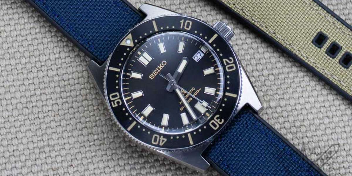 Dive into Style: Best Rubber Watch Straps for Water Activities