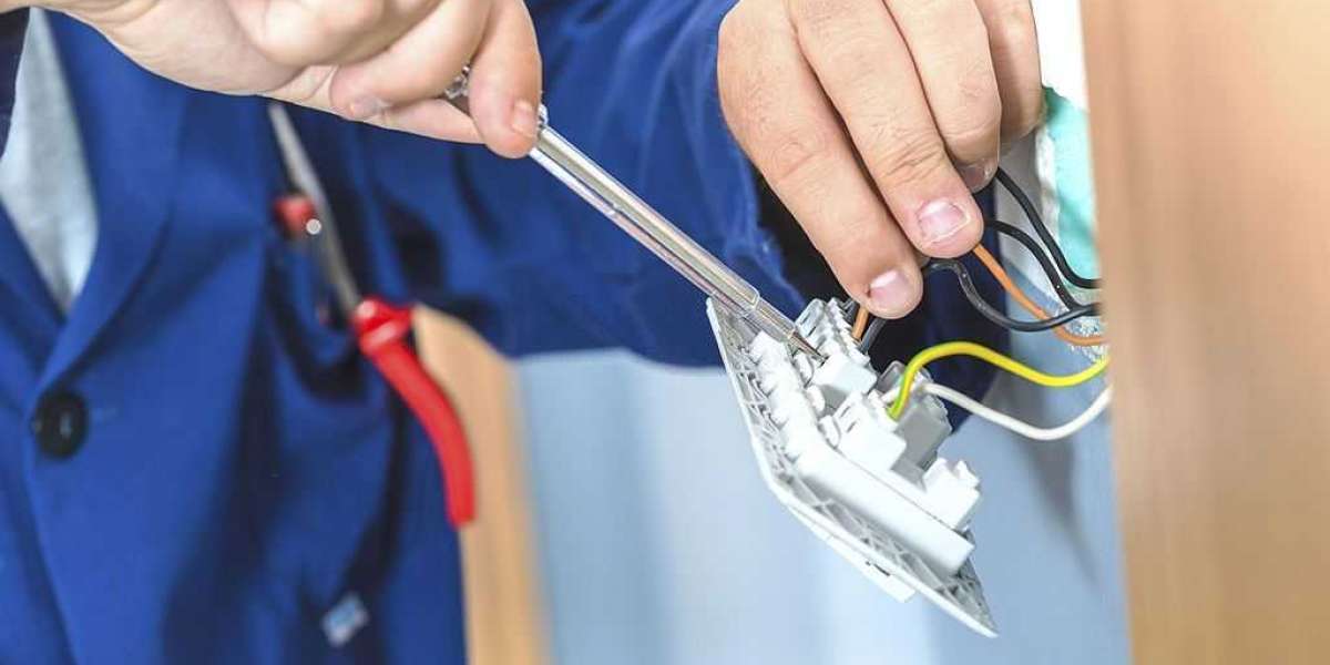 Electrical Contractors London: Experts in Safety, Efficiency, and Reliability