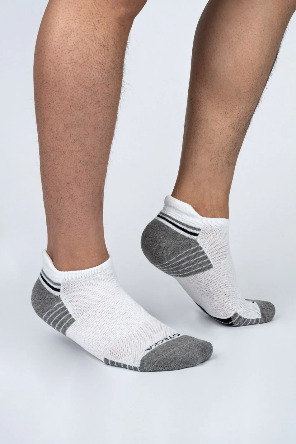 Stay Stylish and Comfortable with Otecka's Women's Ankle Socks in Canada