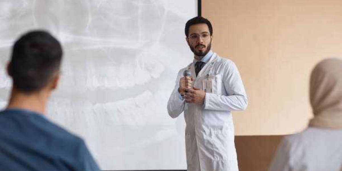 Implantology Courses: Elevating Dental Expertise