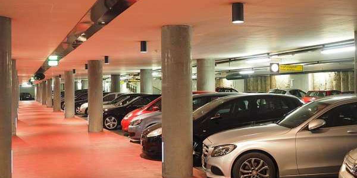 ¿Por qué vale la pena elegir servicios de aparcamiento de pago en el aeropuerto de Valencia?