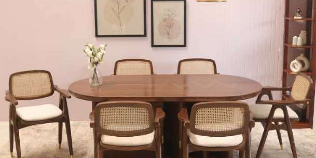 Get Restaurant Vibe on Dining Table: Enjoy With Your Family