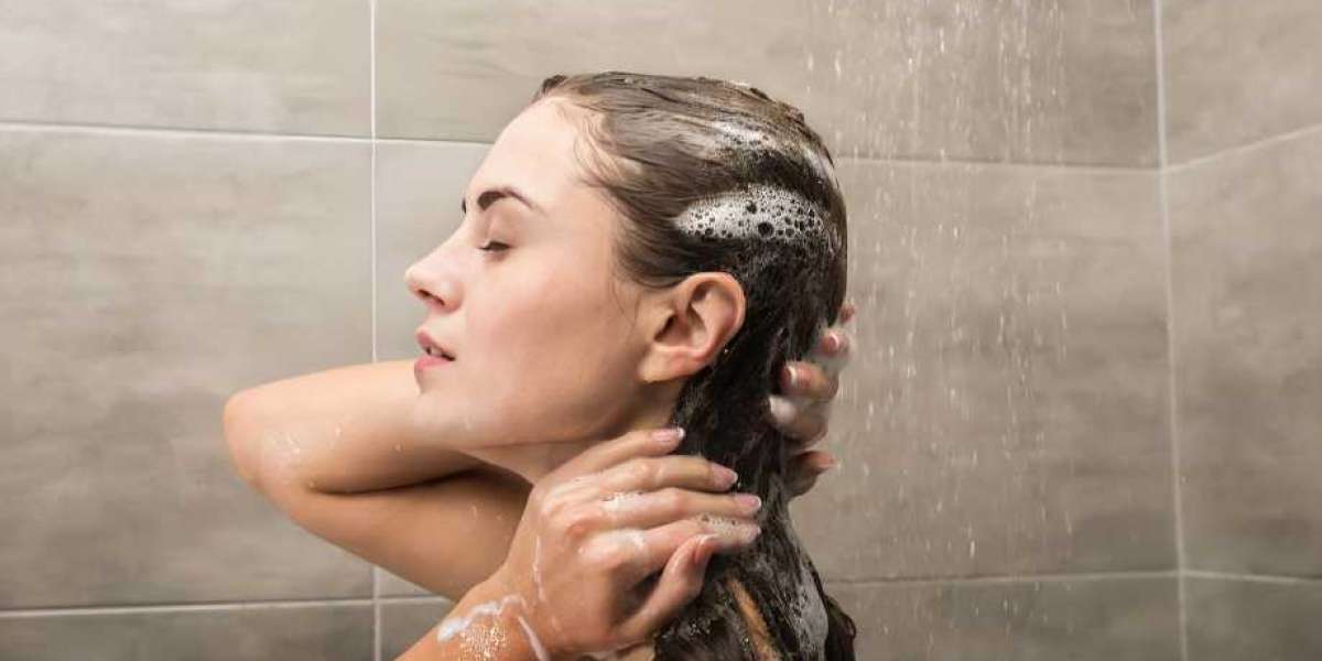 Sulphate Free VS Sulphate Containing Shampoo: Which One Is Right For You?