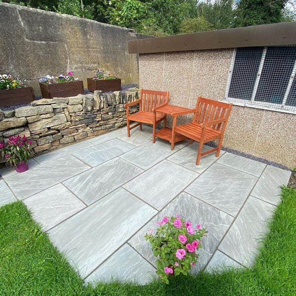 Enhancing Your Outdoor Space: 5 Compelling Reasons to Choose Natural Stone Paving Slabs